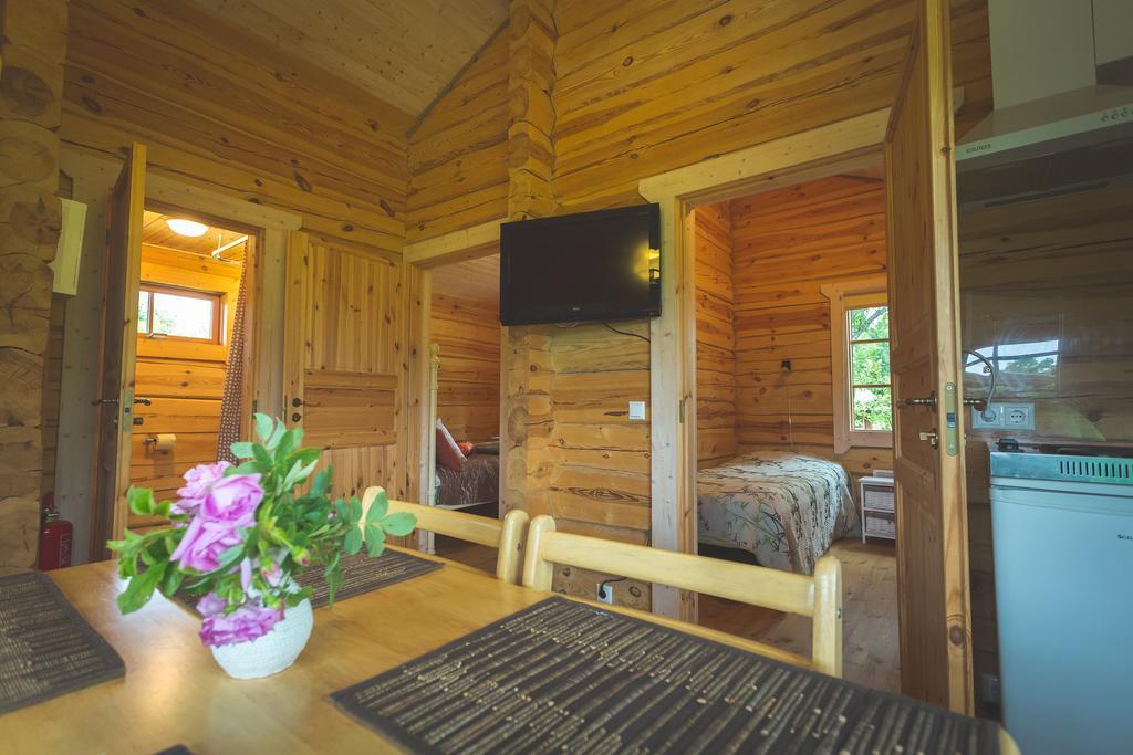 Arina Cottages Nasva Rum bild