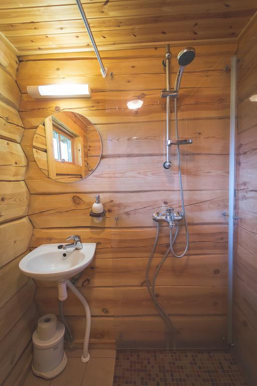 Arina Cottages Nasva Rum bild